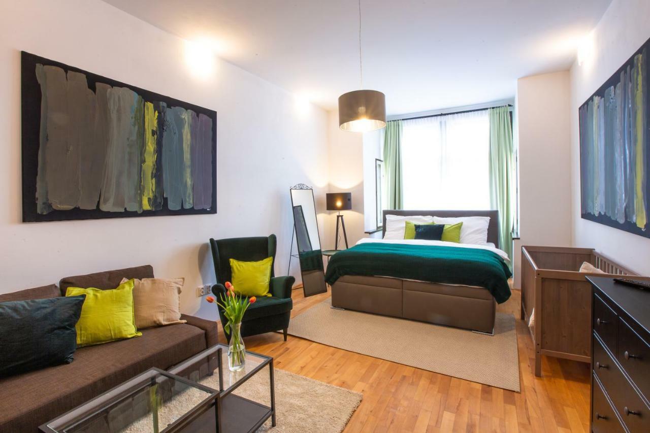 Hradec Králové Modern Family Apt. With Central Square Entrance מראה חיצוני תמונה